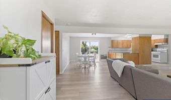 2832 Oak Grove Dr NW, Albany, OR 97321
