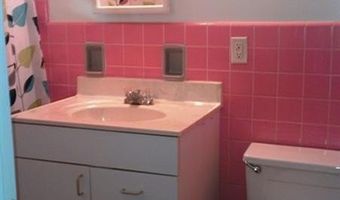 1640 Greenview Dr, Ann Arbor, MI 48103