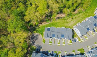 39 Brentwood Cir 39, Danbury, CT 06810
