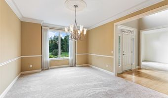 210 Chisholm Ct, Aurora, OH 44202