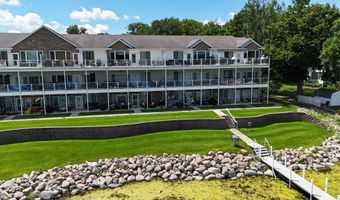 14 Iowa St A3, Arnolds Park, IA 51331