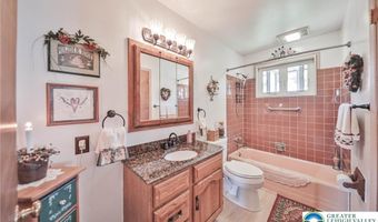 3016 Coplay Ln, North Whitehall, PA 18052