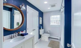 46 Allston Ave, Middletown, RI 02842