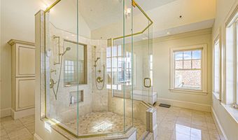 127 Cliff Dr, Narragansett, RI 02882