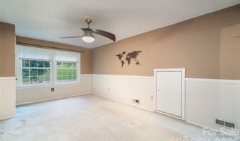 6 Hillview Cir, Asheville, NC 28805