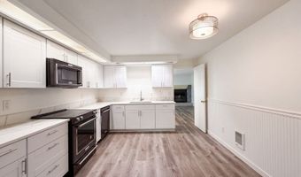 650 SW Meadow Dr 209, Beaverton, OR 97006