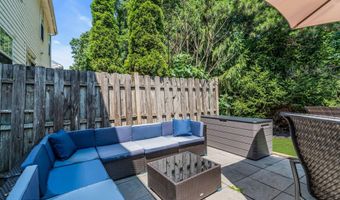 18 Foxmoor Ln, Bayville, NJ 08721
