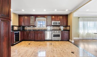 83 Central Ave, Amityville, NY 11701