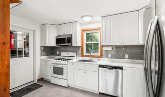 36 High St, Antrim, NH 03440