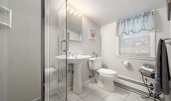 201 Clyde Rd, Bangor, ME 04401