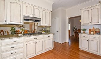 2447 OAKWOODS Ln, Alexander City, AL 35010