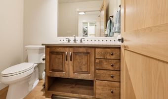 175 Lithia Way 200, Ashland, OR 97520