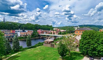 2 Howard St, Augusta, ME 04330