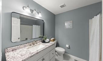 903 Old Oak Cir, Algonquin, IL 60102