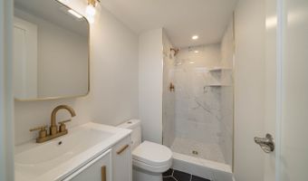 74 Quarry Dock Rd 74, Branford, CT 06405