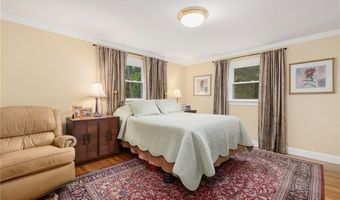 1 Gladridge Dr, East Greenwich, RI 02818