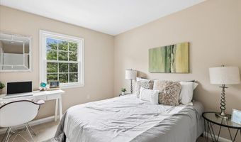 2610 WINDBREAK Dr, Alexandria, VA 22306