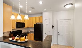 2465 ARMY NAVY Dr 204, Arlington, VA 22206