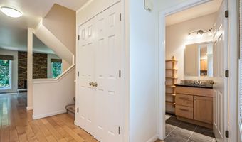 128 Ponds View Dr, Ann Arbor, MI 48103
