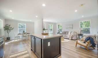 103 Bush Dr, Bonneau, SC 29431