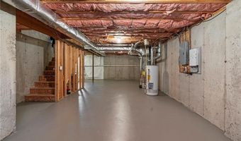 149 Cheshire Dr, Cranston, RI 02921