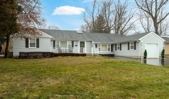 749 Park Ave, Belford, NJ 07718