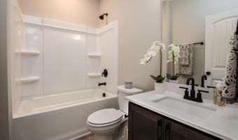301 Glassmine Trl 48, Aberdeen, NC 28315