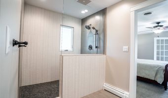 4175 NE 64th St, Altoona, IA 50009