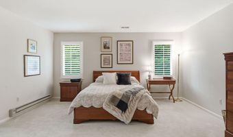 8004 SPLIT OAK Dr, Bethesda, MD 20817