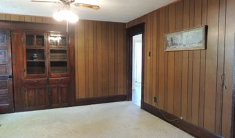 401 S Third St, Altamont, IL 62411