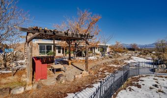 18 Outlander Dr, Carson, NM 87517