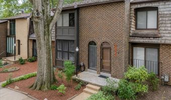4932 SAUQUOIT Ln, Annandale, VA 22003
