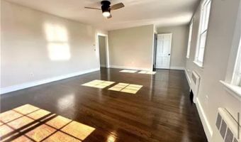 426 Metacom Ave 2, Bristol, RI 02809