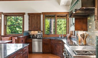 500 Wild Swan Trl, Bigfork, MT 59911