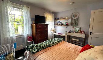 305 Weeks St, Bennington, VT 05201