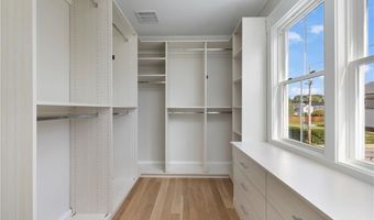 104 Second St, Newport, RI 02840