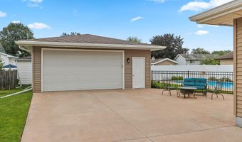 1718 SCHAEFER Cir, Appleton, WI 54915
