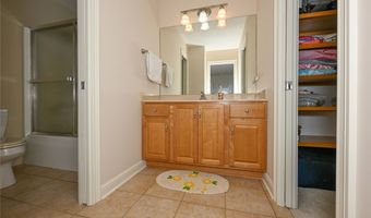 679 Deep Woods Dr, Aurora, OH 44202