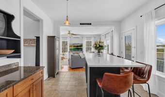 40 Hillview Dr, Bangor, ME 04401