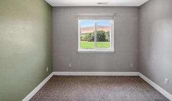 501 Dozer Ct, Benton City, WA 99320