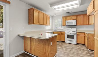 3696 Brentwood Ln, Anderson, CA 96007
