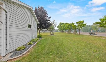 405 W GREENFIELD Ave, Algoma, WI 54201