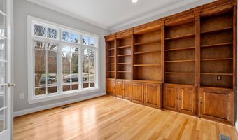 6723 HONESTY Dr, Bethesda, MD 20817