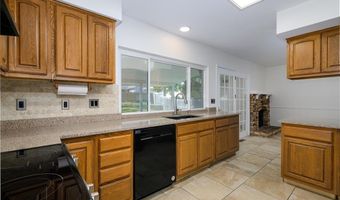 830 Westrun Dr, Ballwin, MO 63021