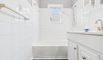 711 E 32nd St, Anderson, IN 46016