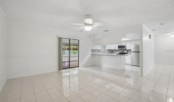 222 LAKEVIEW Dr, Auburndale, FL 33823