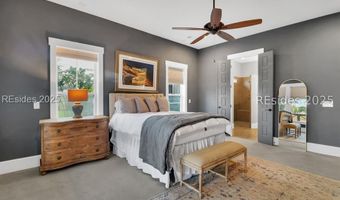 302 Castaway Dr, Bluffton, SC 29910