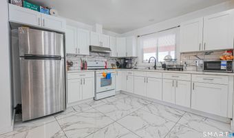 36 Benson Dr, Danbury, CT 06810