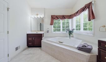 17 WATERTON Dr, Bear, DE 19701