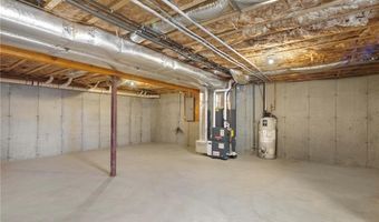 5 Thelma Ln 5, Middletown, RI 02842